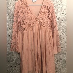NWOT Gauzy crotchet sleeve dress